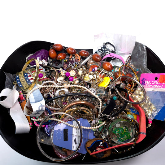 5 lb Vintage to Now Mixed Jewelry Lot Costume Craft Repair Resale JL6