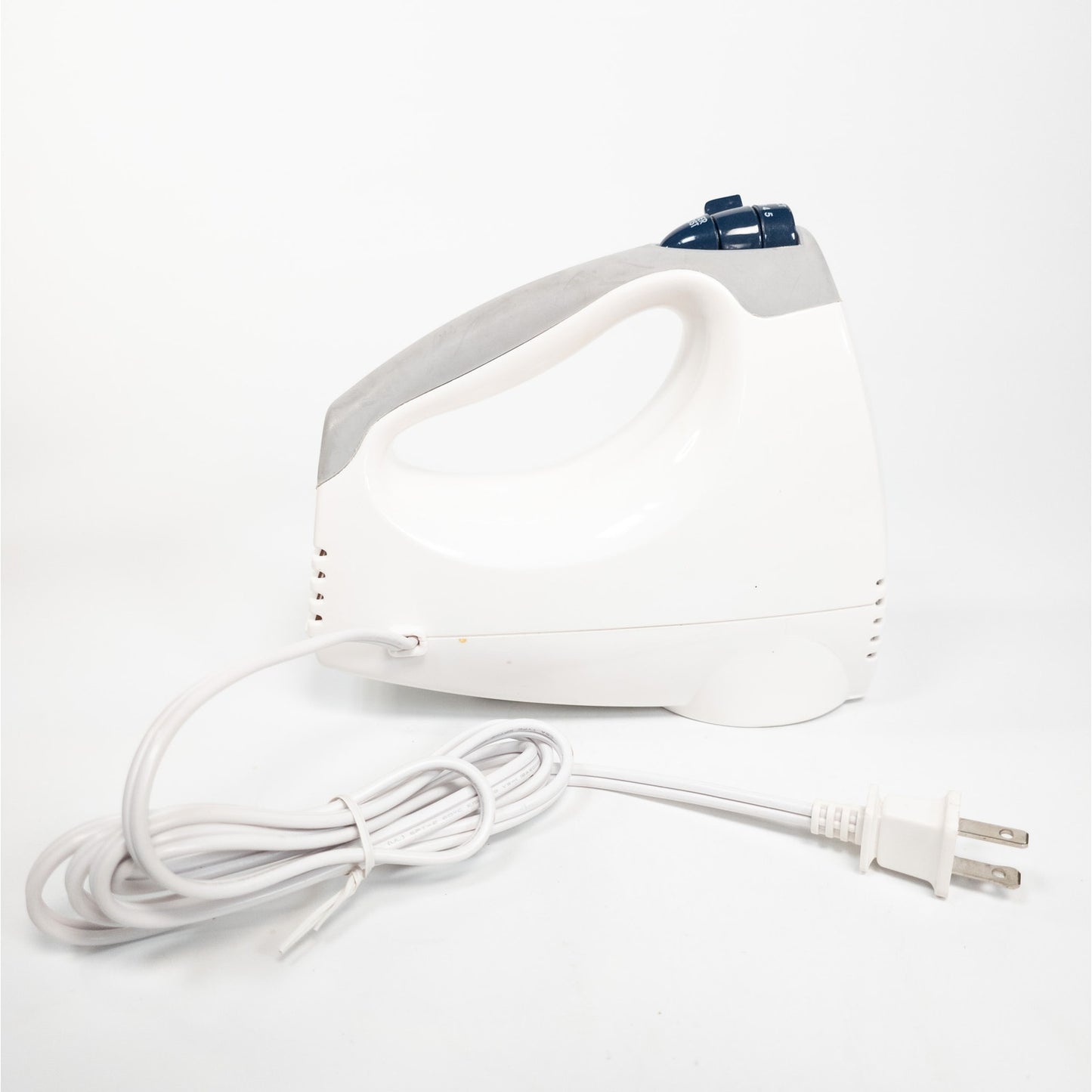 Black & Decker Power Pro 220 Watt Hand Mixer w/ Attachments