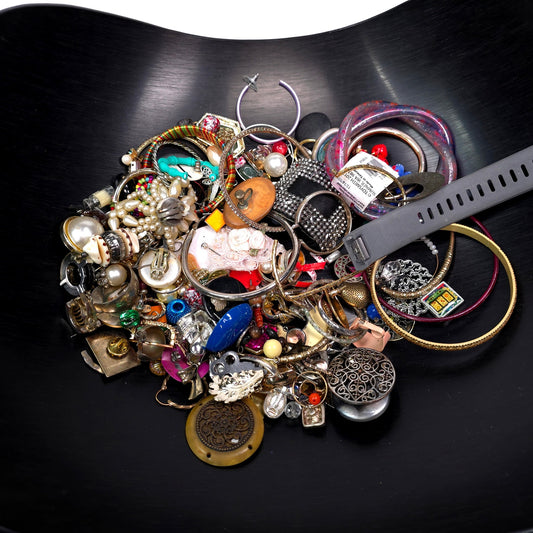 1 lb Vintage to Now Mixed Jewelry Lot Costume Craft Repair Resale JL14