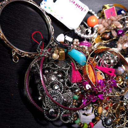 1 lb Vintage to Now Mixed Jewelry Lot Costume Craft Repair Resale JL11