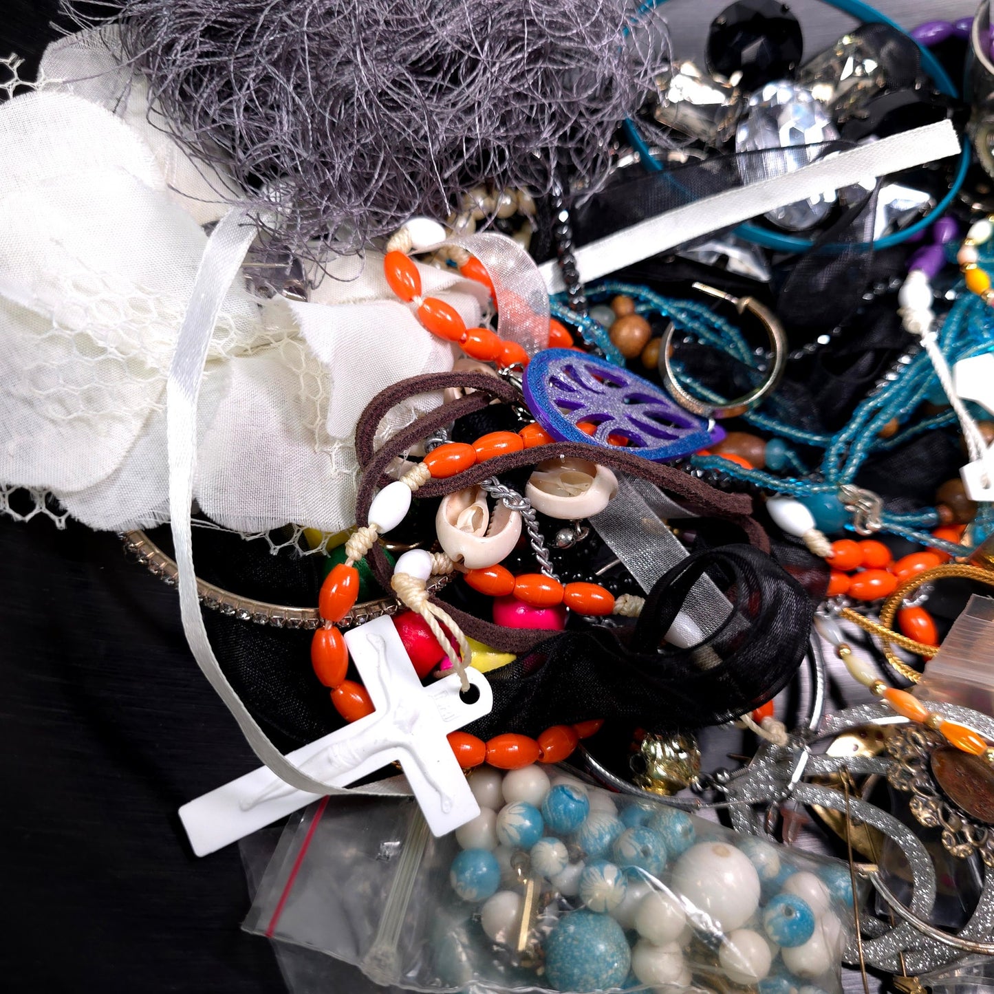 1 lb Vintage to Now Mixed Jewelry Lot Costume Craft Repair Resale JL20