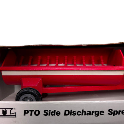 ERTL Case International Harvester IH PTO Side Discharge Spreader Metal Diecast
