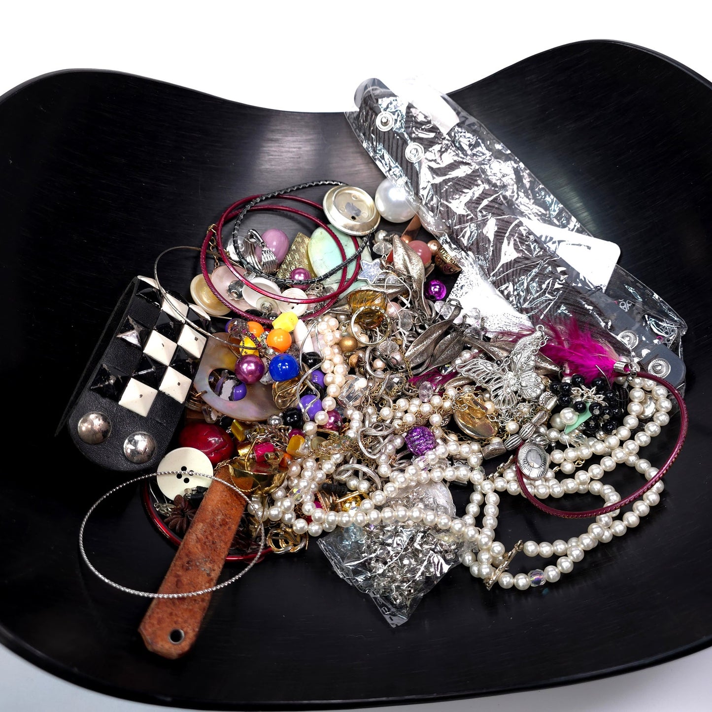 1 lb Vintage to Now Mixed Jewelry Lot Costume Craft Repair Resale JL15