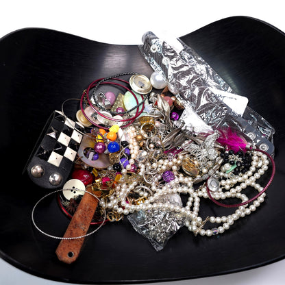 1 lb Vintage to Now Mixed Jewelry Lot Costume Craft Repair Resale JL15