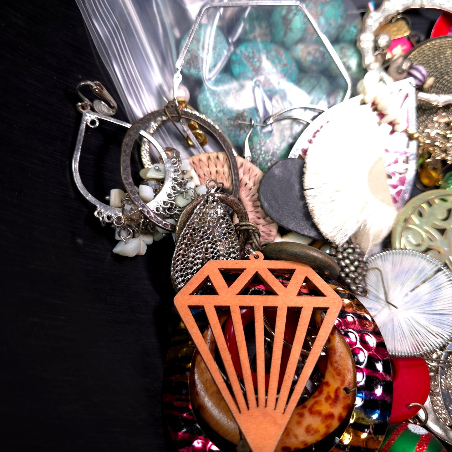 1 lb Vintage to Now Mixed Jewelry Lot Costume Craft Repair Resale JL31