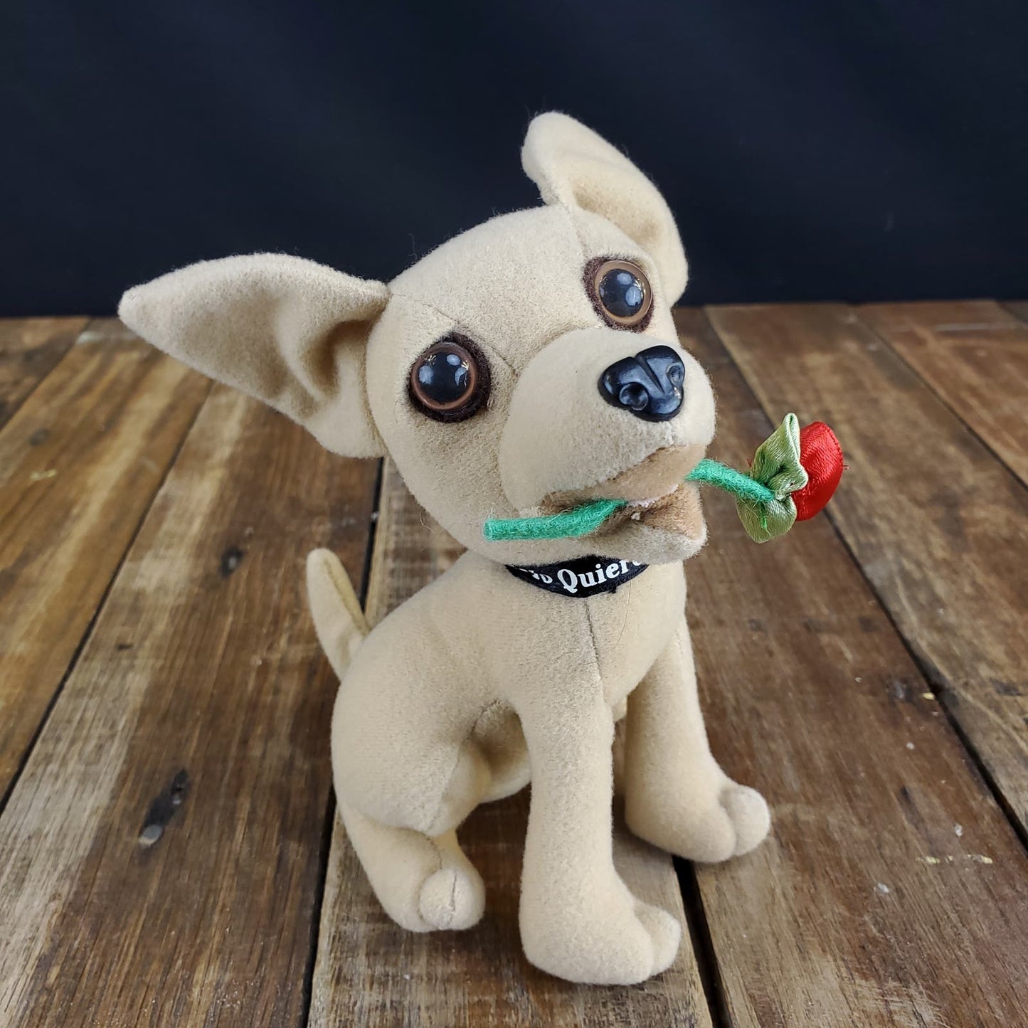 Vintage Yo Quiro Taco Bell Chihuahua Plush Holding Rose Not Working