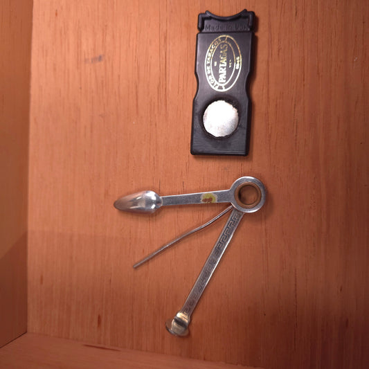 Abbey Removable Cedar Lined Humidor & Extras