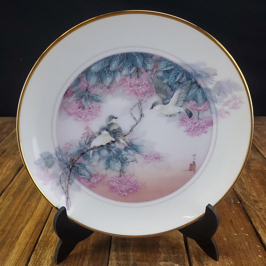 1988 John Cheng Oriental White Eyes of Beauty Collector Plate 24k Gold Trim