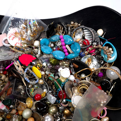 5 lb Vintage to Now Mixed Jewelry Lot Costume Craft Repair Resale JL1