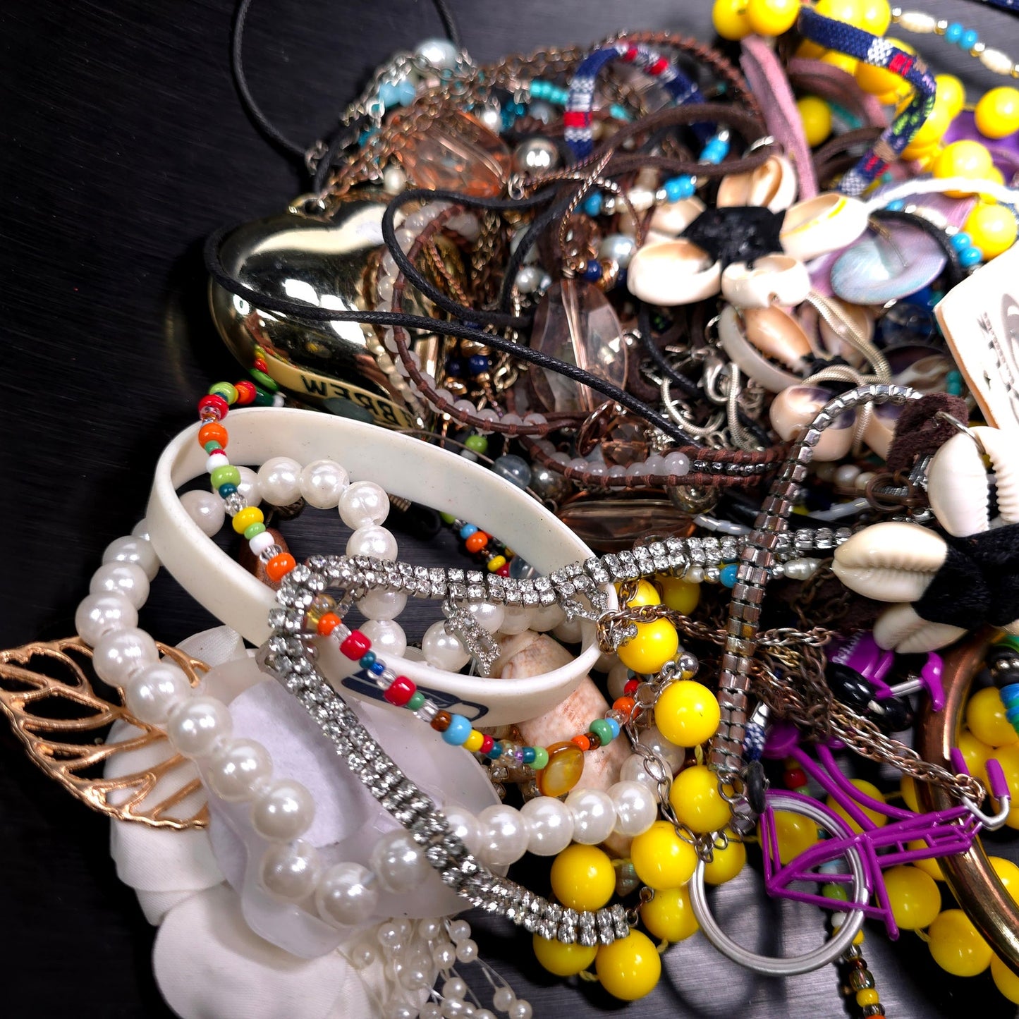 1 lb Vintage to Now Mixed Jewelry Lot Costume Craft Repair Resale JL25