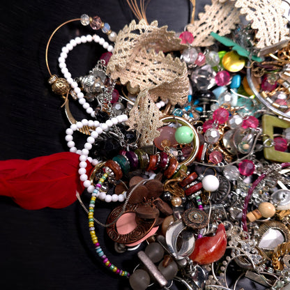 1 lb Vintage to Now Mixed Jewelry Lot Costume Craft Repair Resale JL17