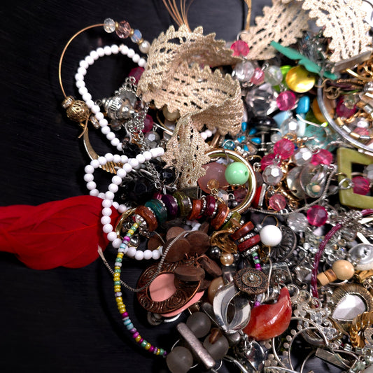 1 lb Vintage to Now Mixed Jewelry Lot Costume Craft Repair Resale JL17