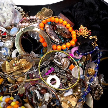 5 lb Vintage to Now Mixed Jewelry Lot Costume Craft Repair Resale JL3