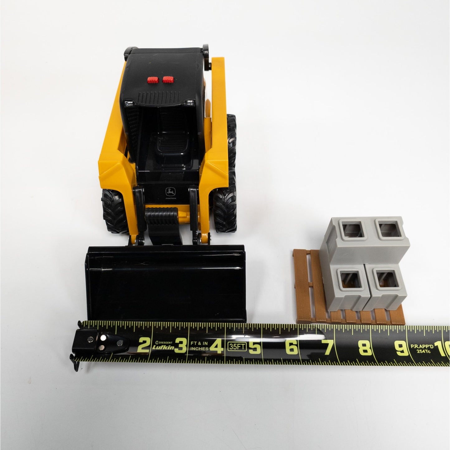 John Deere Ertl Skid Steer Battery Operated Toy F0517YL00 w/ Accessories