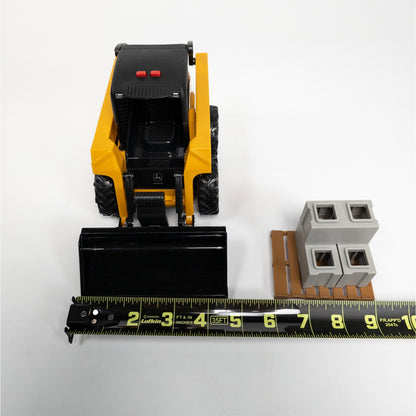 John Deere Ertl Skid Steer Battery Operated Toy F0517YL00 w/ Accessories