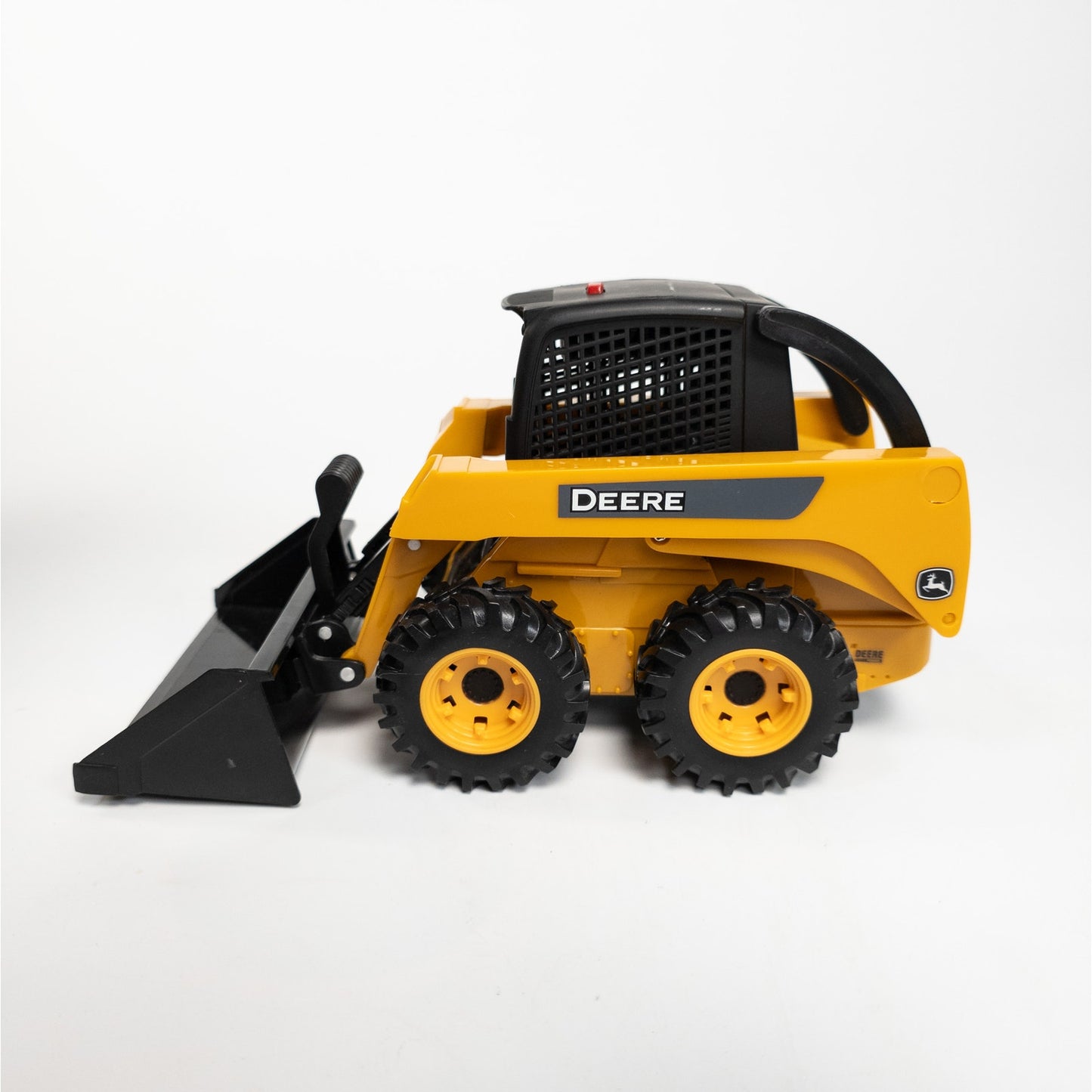 John Deere Ertl Skid Steer Battery Operated Toy F0517YL00 w/ Accessories