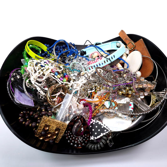 5 lb Vintage to Now Mixed Jewelry Lot Costume Craft Repair Resale JL9