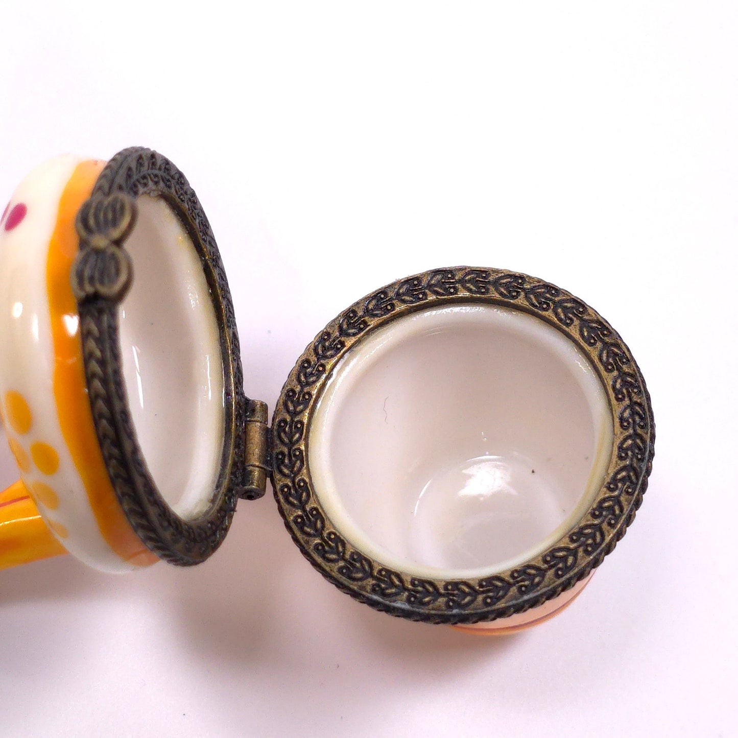 Porcelain Hinged Keepsake Trinket Box Pot Seat Fruit Berry Design