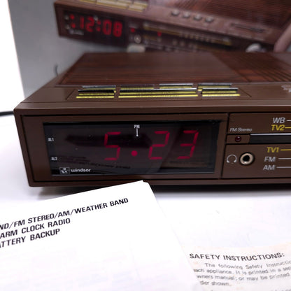 Vintage Windsor AM/FM Alarm Clock Radio Model 2560 FOR PARTS