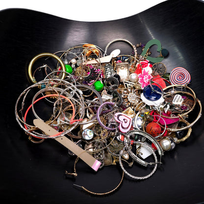 1 lb Vintage to Now Mixed Jewelry Lot Costume Craft Repair Resale JL12