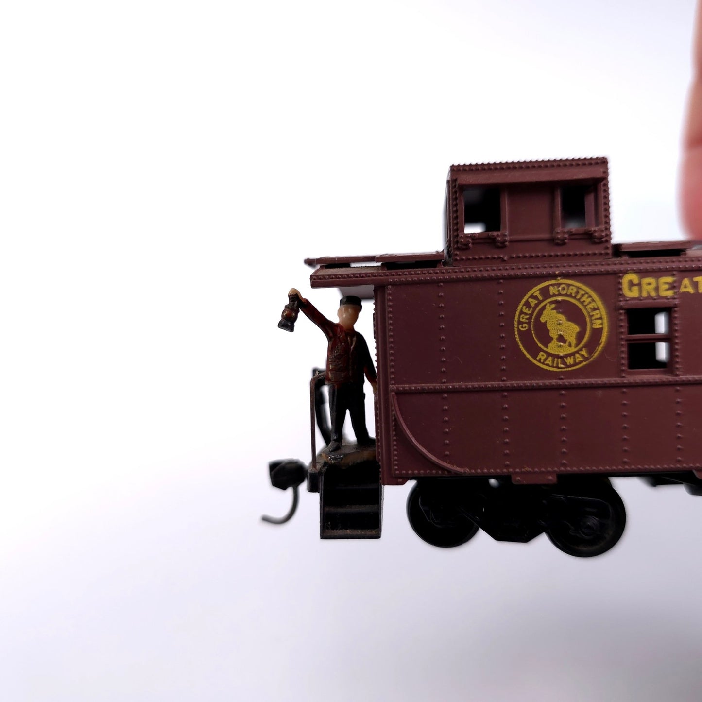 HO Scale Great Northern X270 Caboose Train Car