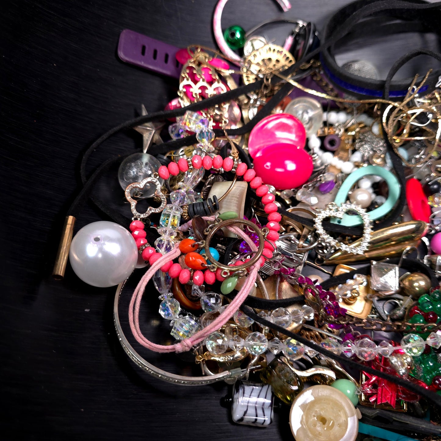 1 lb Vintage to Now Mixed Jewelry Lot Costume Craft Repair Resale JL24