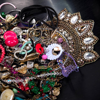 1 lb Vintage to Now Mixed Jewelry Lot Costume Craft Repair Resale JL24