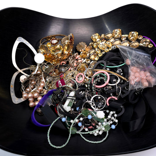 1 lb Vintage to Now Mixed Jewelry Lot Costume Craft Repair Resale JL18