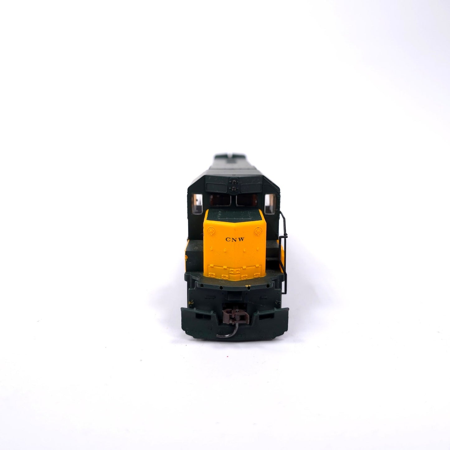 Walthers HO Scale Chicago North Western Railway GP15 Powered Locomotive 4422