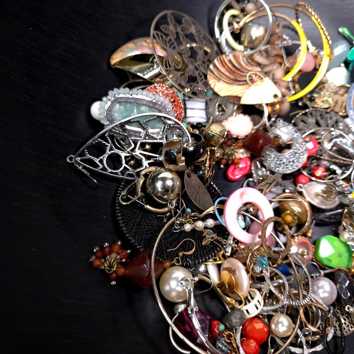 1 lb Vintage to Now Mixed Jewelry Lot Costume Craft Repair Resale JL29