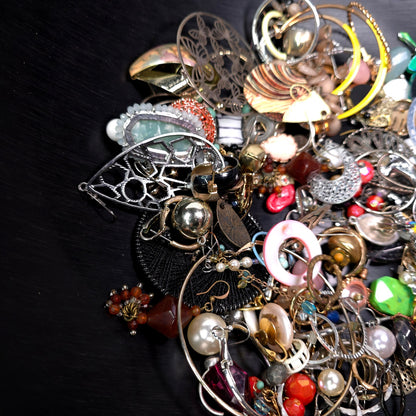 1 lb Vintage to Now Mixed Jewelry Lot Costume Craft Repair Resale JL29