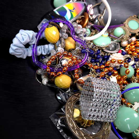 1 lb Vintage to Now Mixed Jewelry Lot Costume Craft Repair Resale JL27